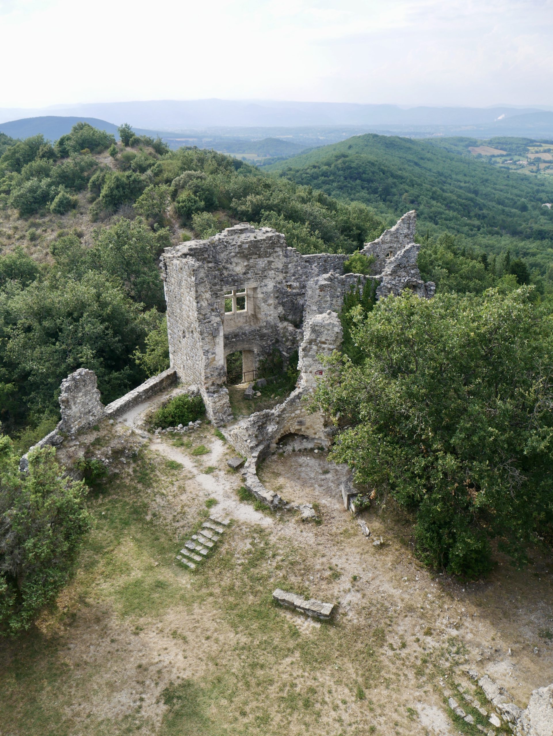 Ruines du château de Rochefort en Valdaine - Drôme - France